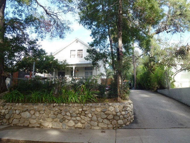 Foto del edificio - 351-361 Adena St
