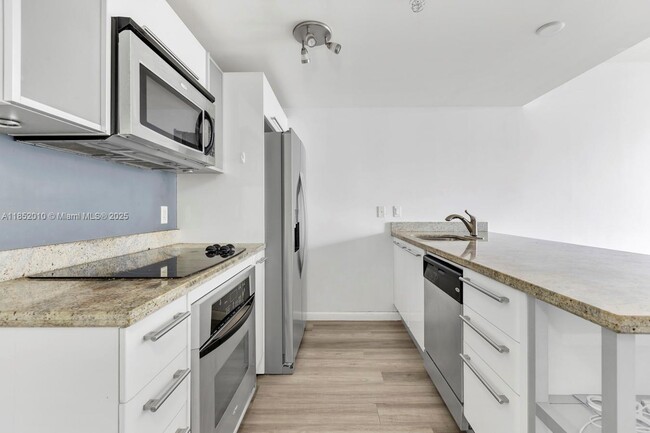 Foto del edificio - 185 SW 7th St