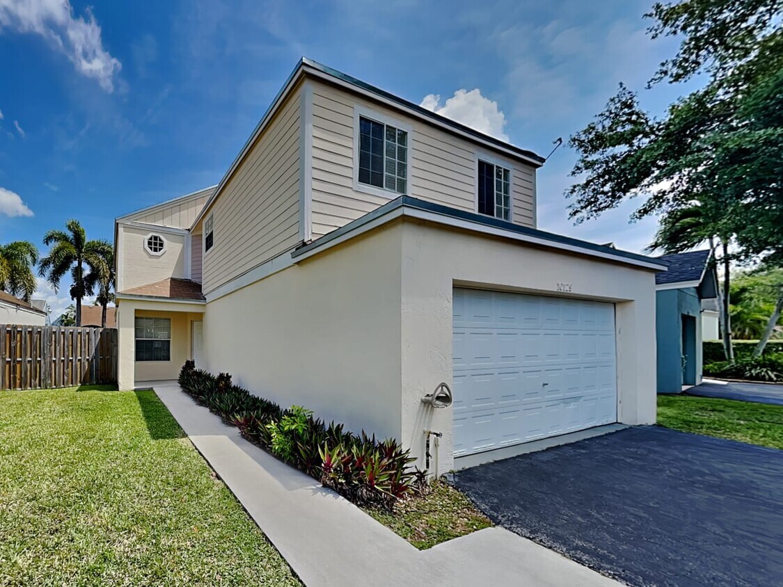 Primary Photo - 10129 SW 223rd Ter