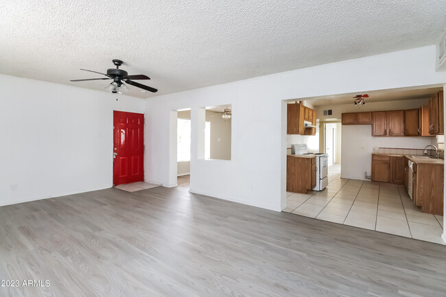 Building Photo - 1647 W Pima St