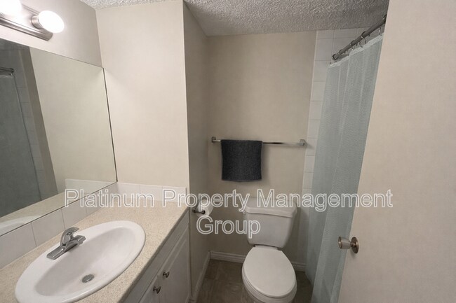 Photo du bâtiment - 923-923 3 Ave NW