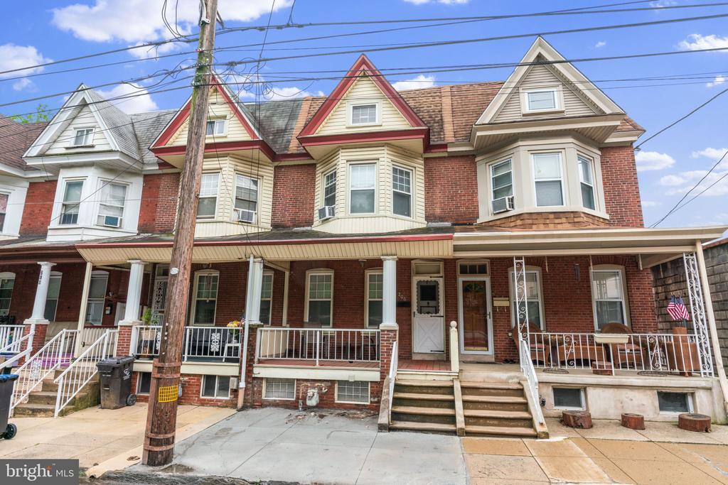 Foto principal - 206 E Elm St