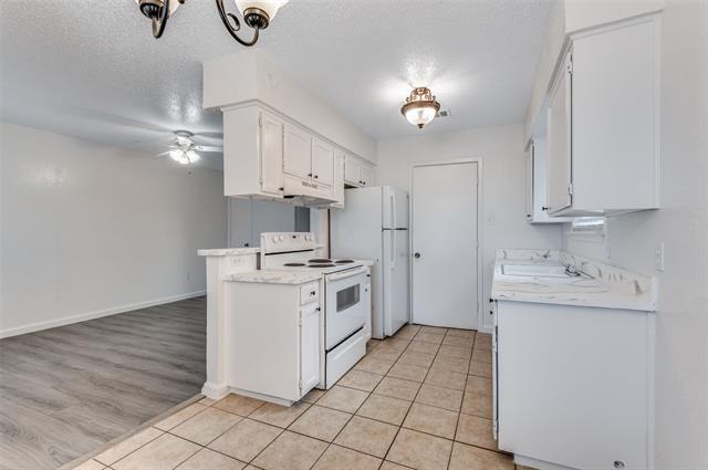 Foto del edificio - 215 Roberts Cir