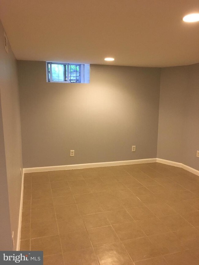 Foto del edificio - 2420 New York Ave NE