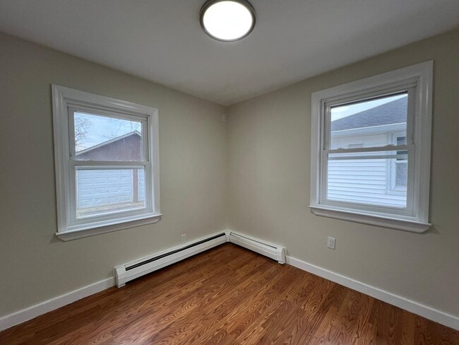 Foto del edificio - 1052 Cornwell Ave