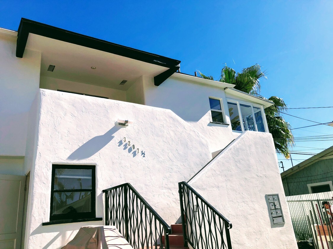 bungalow in the sky - 3207 1/2 30th St