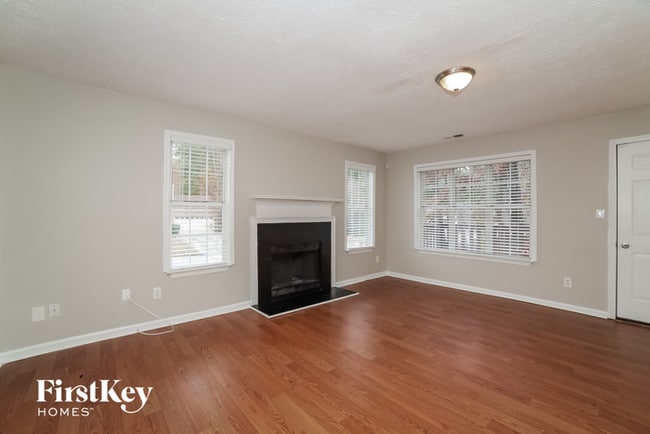 Building Photo - 5830 Burdett Ridge Dr