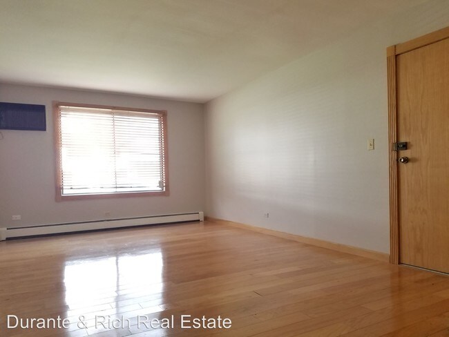 Building Photo - 2 br, 1 bath House - 415 Echo Lane  #2