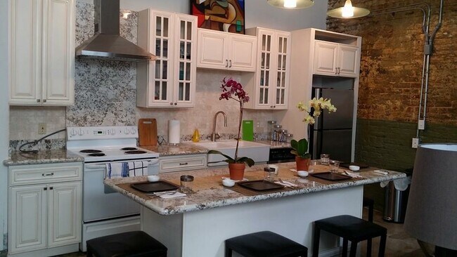 Foto del edificio - 920 Poeyfarre St