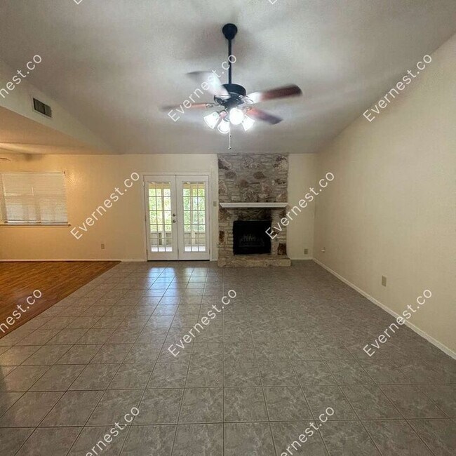 Building Photo - 7609 Scenic Brook Dr
