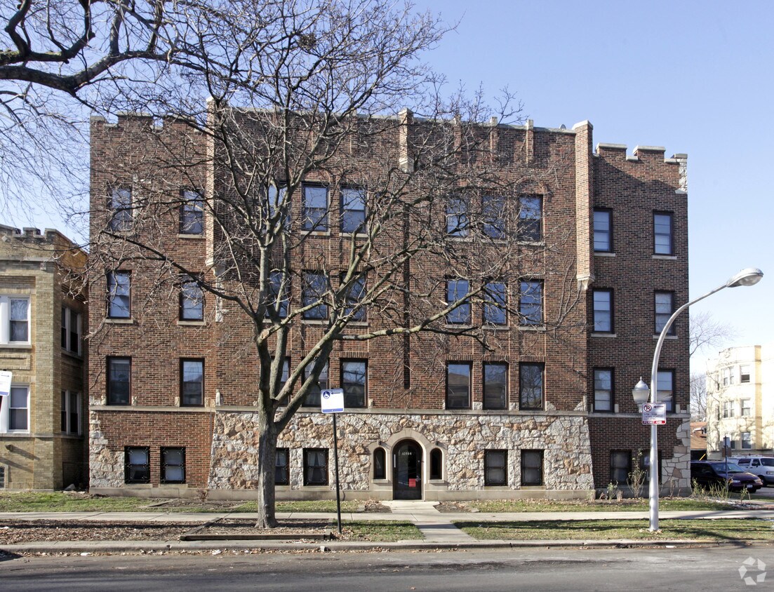 Building Photo - 2445 W Rosemont Ave