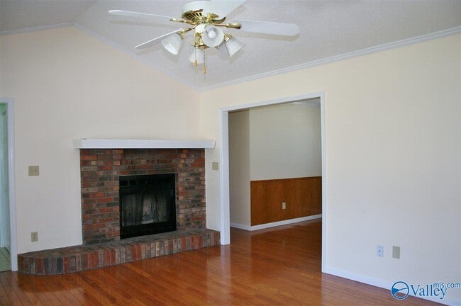 Building Photo - 14885 Clovercrest Dr SE