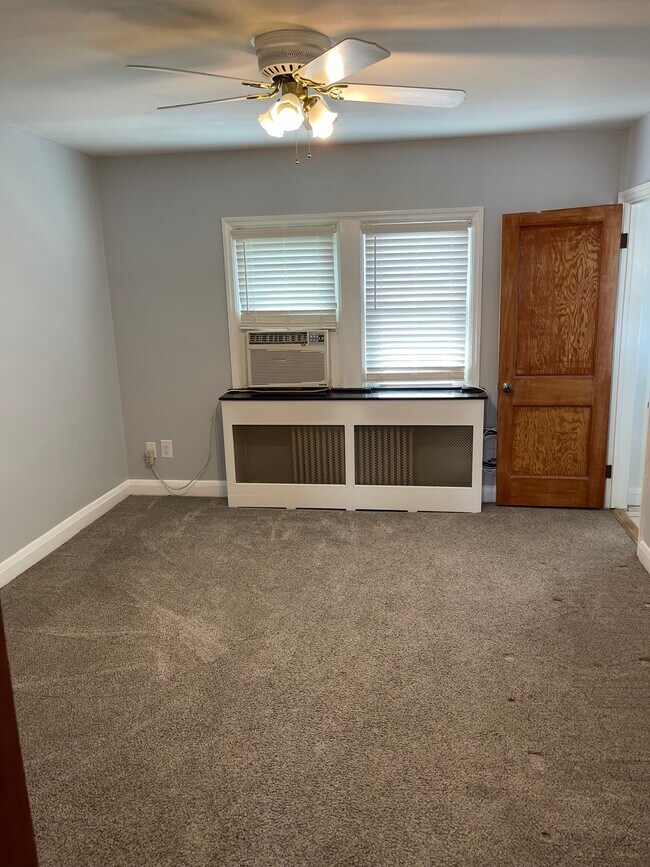 Building Photo - 2811 Clearview Ave