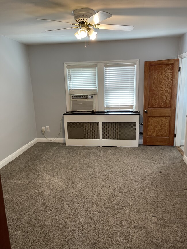 Building Photo - 2811 Clearview Ave