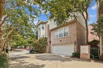 Building Photo - 2704 Welborn St