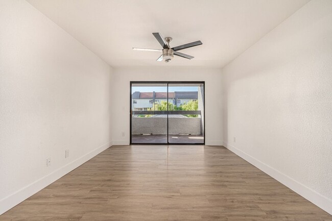 Building Photo - Updated 2-Bedroom COZY Condo Just Minutes ...