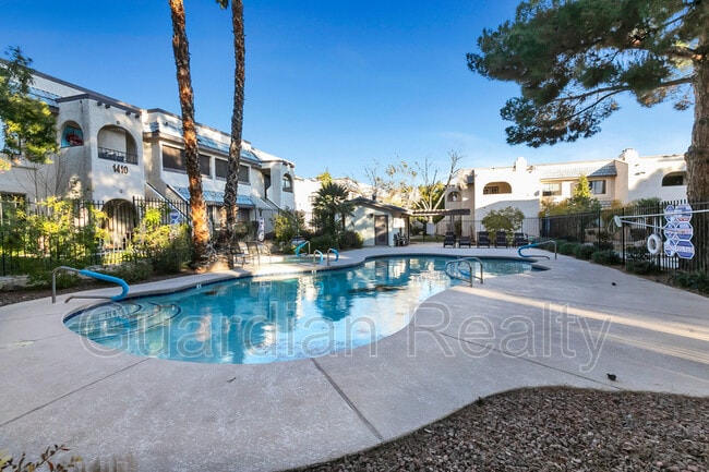 Building Photo - 1412 Santa Margarita St