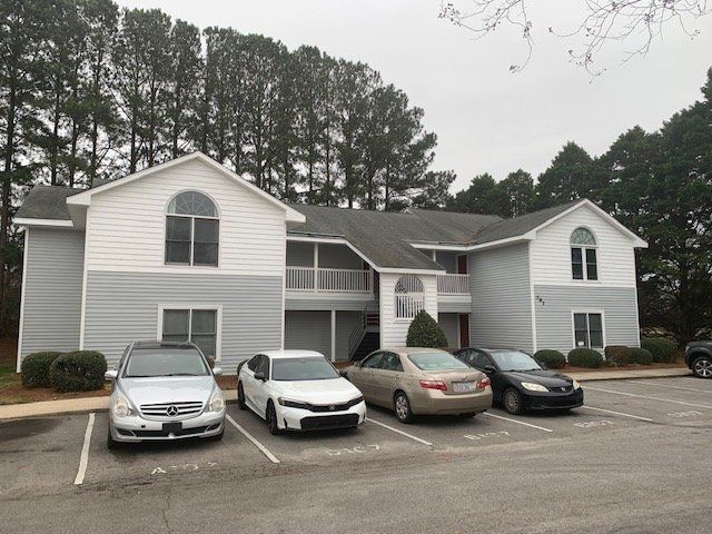 Building Photo - 107 W Victoria Ct