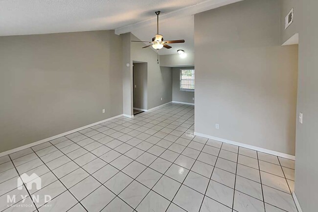 Foto del edificio - 6701 Village Grove Ct