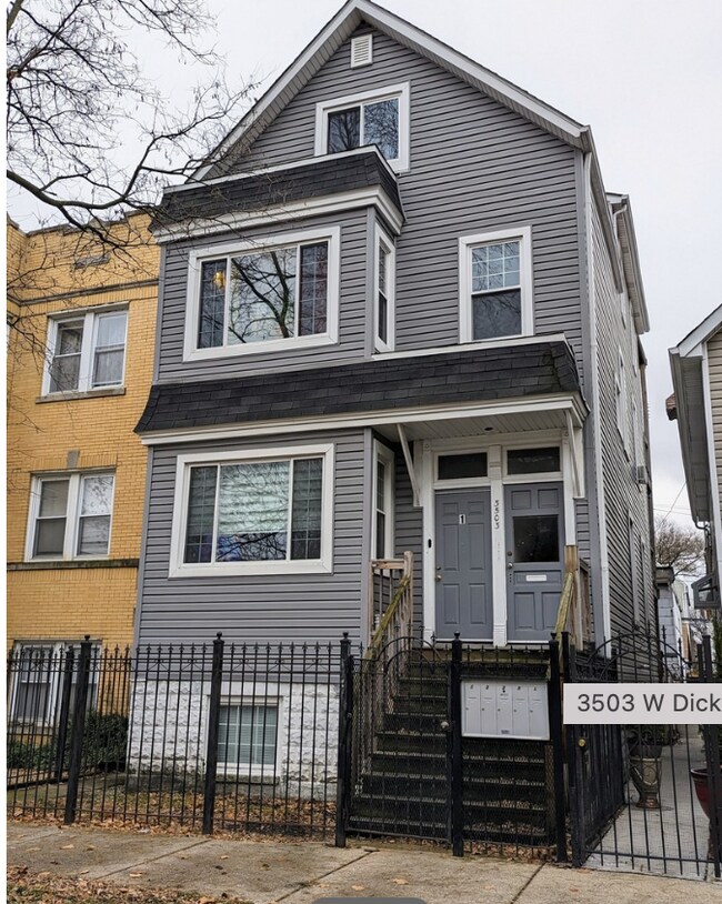 Building Photo - 3503 W Dickens Ave