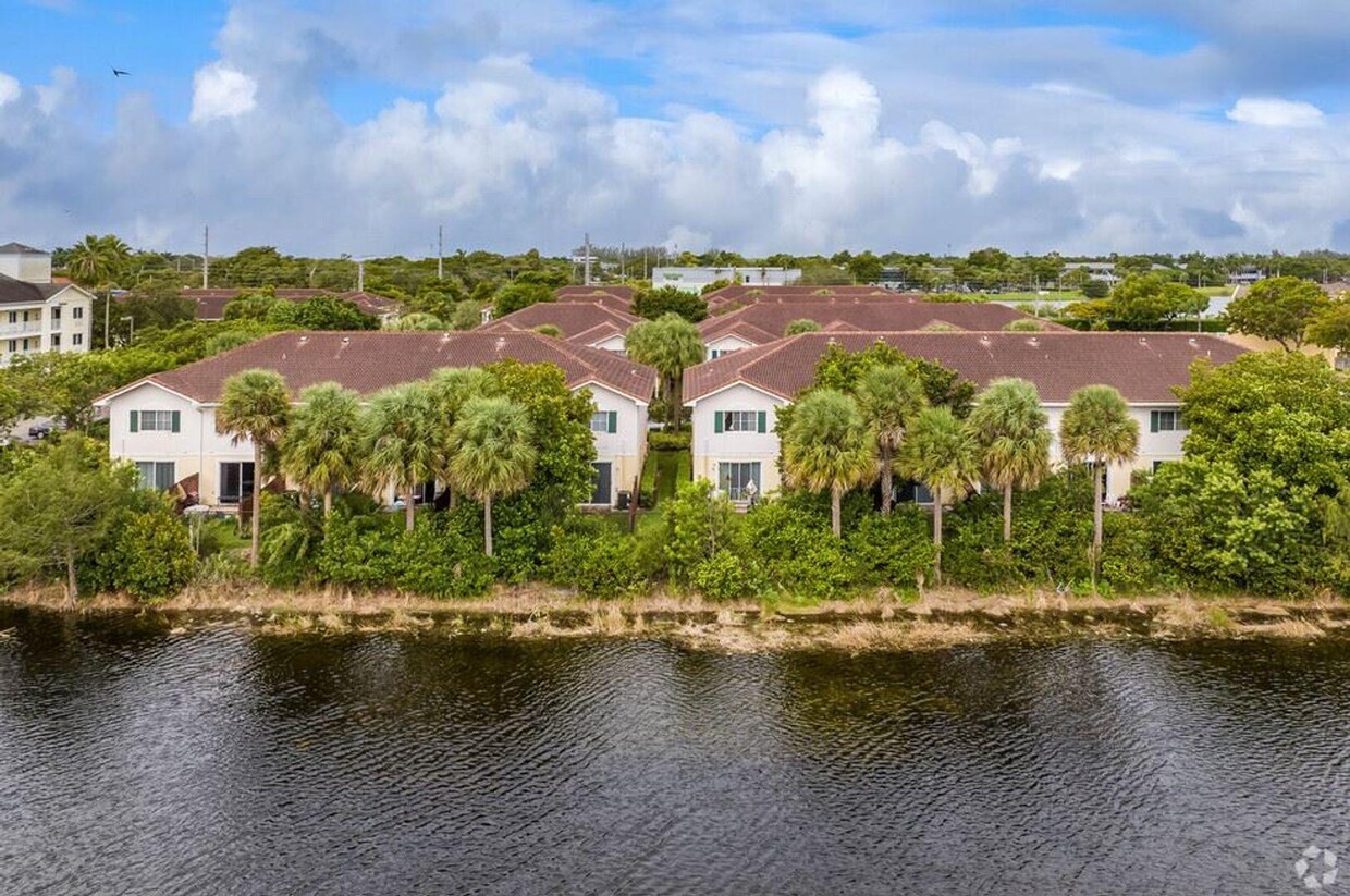 Foto principal - 5128 NW 30th Terrace