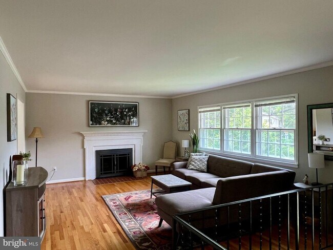 Foto del edificio - 4213 Nutwood Way