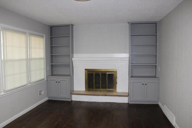 Building Photo - 11301 E 47th St