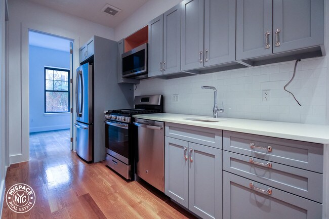 Building Photo - 303 Harman St