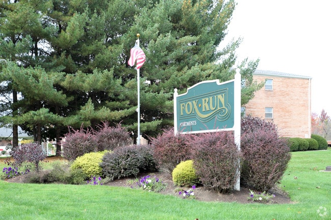 Building Photo - Fox Run Apartments