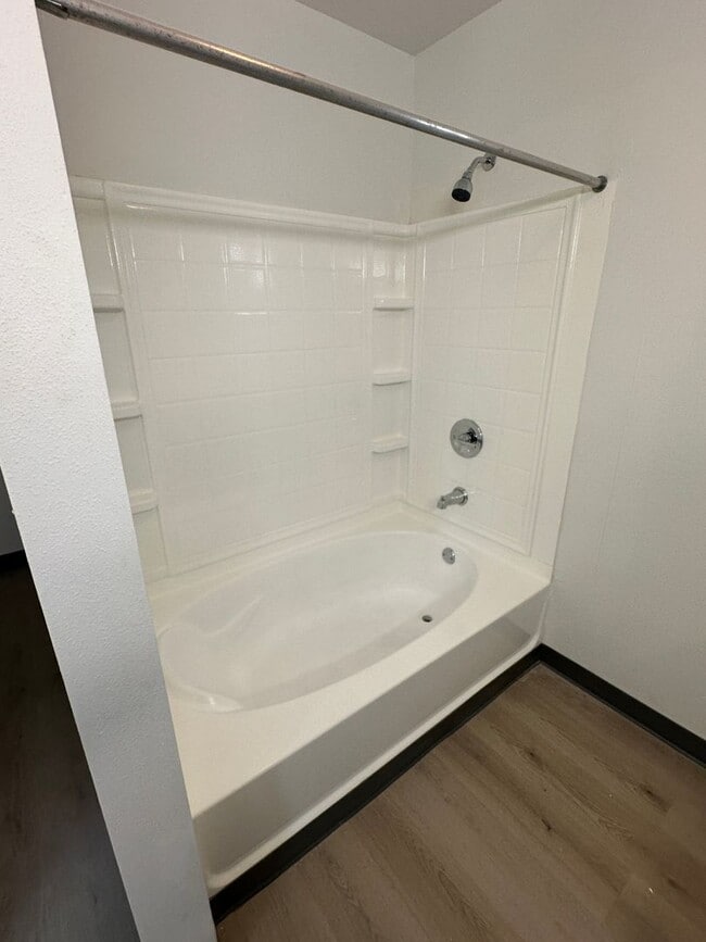 Building Photo - Renovated 3 bedroom 2.5 bath home in Ewa G...