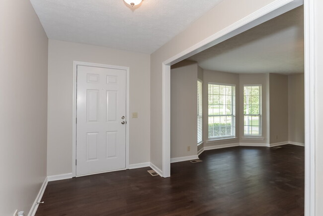 Building Photo - 1005 Waters Edge Cir