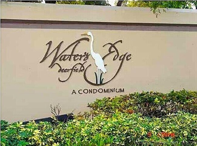 Foto del edificio - 601 Cypress Lake Blvd