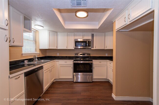 Foto del edificio - 12834 Timothy Dr