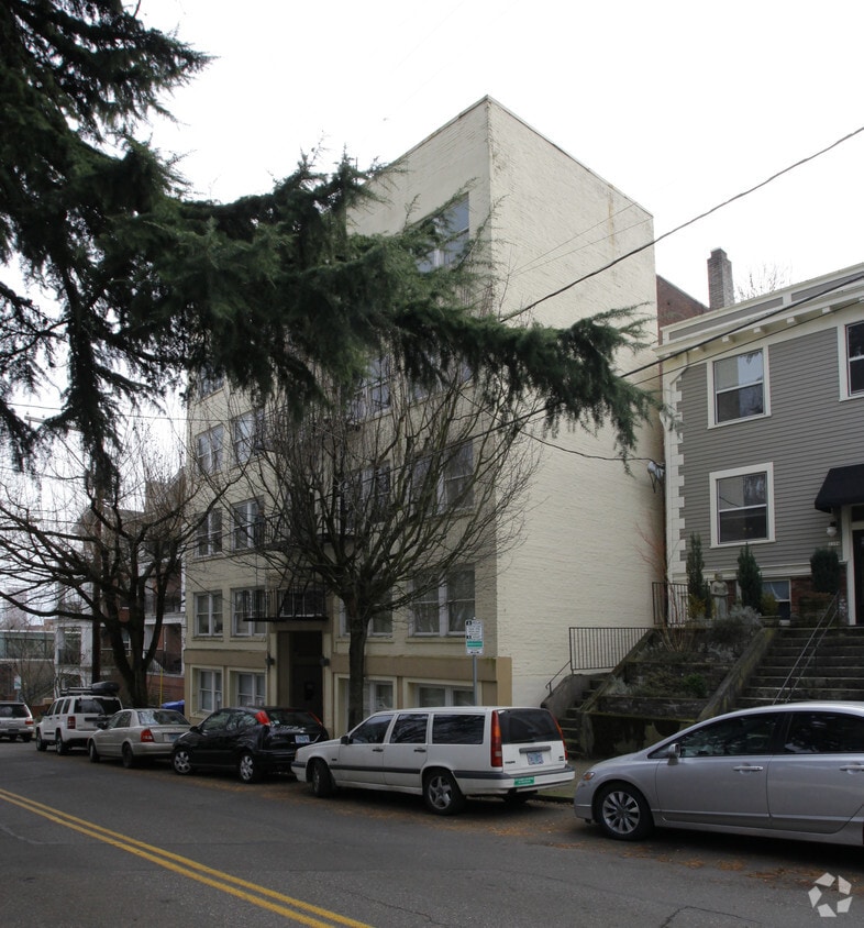 Building Photo - The Francisco Apartments