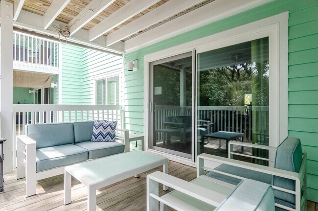 Building Photo - 2302 Surfrider Cir