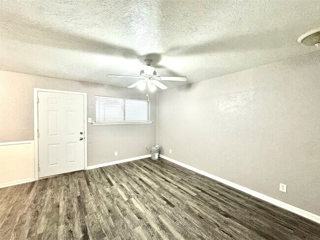Foto del edificio - 1755 Colquitt St St