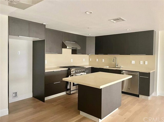 Building Photo - 2939 Leeward Ave