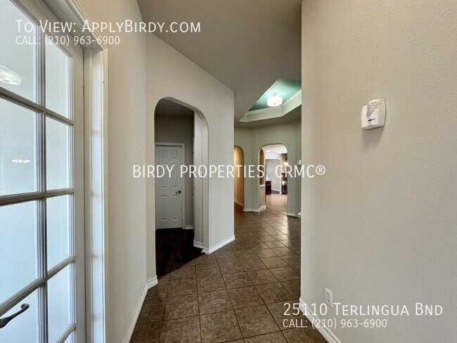 Building Photo - **5 Bed, 3 Bath Home**