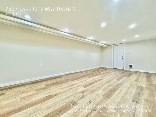 Foto del edificio - 7527 Lake City Way NE