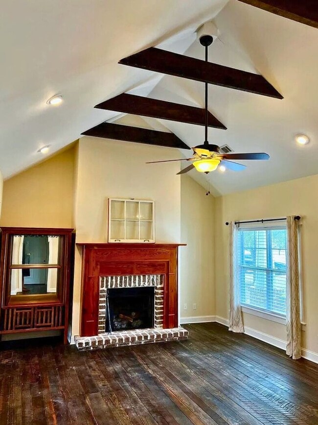 Foto del edificio - 3/2 updated home with amenities