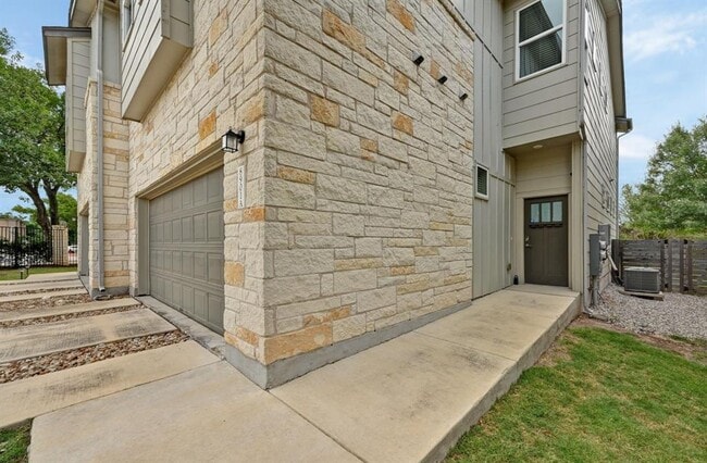 Building Photo - 8901 Parker Ranch Cir