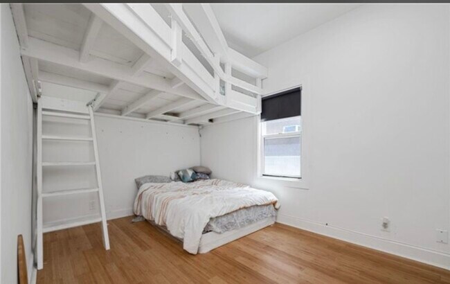 Foto del edificio - 2324 S Grand Ave