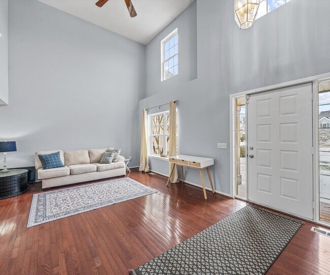 Foto del edificio - 1696 Reserve Ct