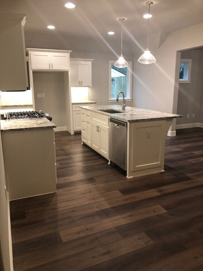 Foto del edificio - New Construction In Midtown, Built In 2019!