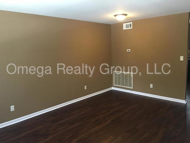 Building Photo - 2717 Hackberry Rd