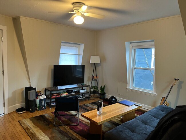 Building Photo - 469 Cumberland Ave