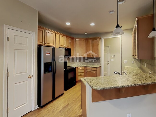 Building Photo - 4001 Belle Meade Cir