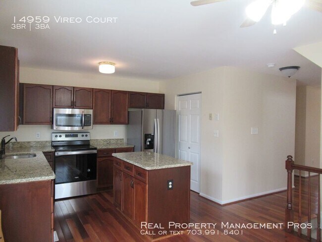 Foto del edificio - New Paint/Granite/SS Appliances