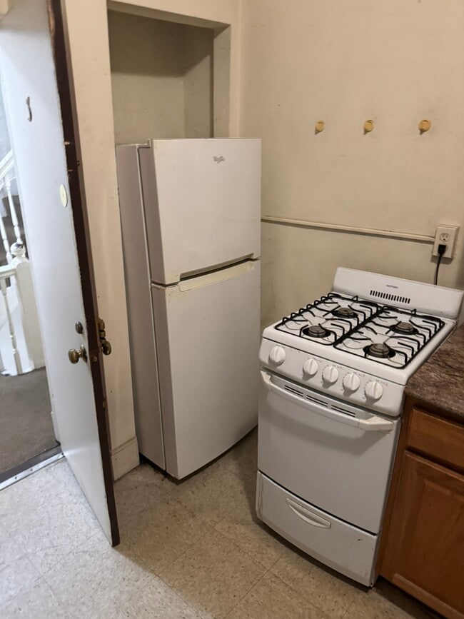 Building Photo - 9 Myrtle St