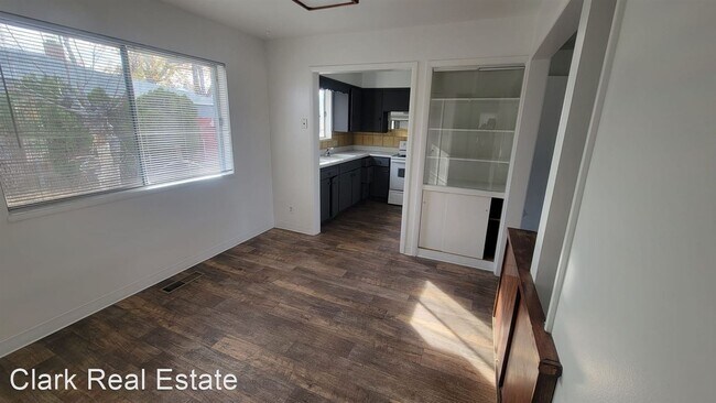Building Photo - 3 br, 2 bath House - 1300 ROBERTS ST